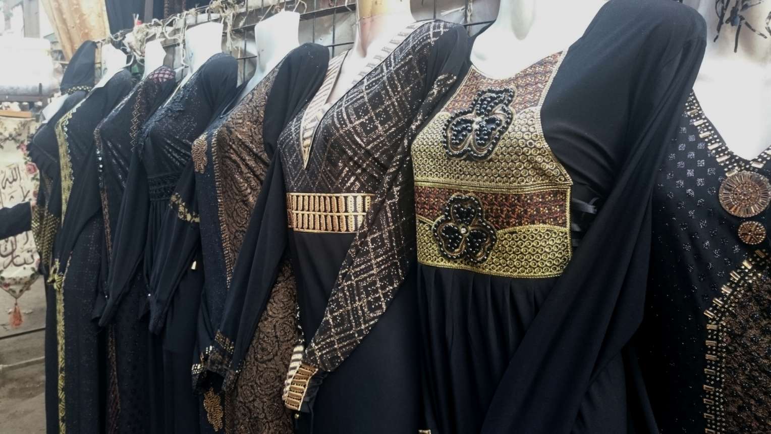 abaya shopping