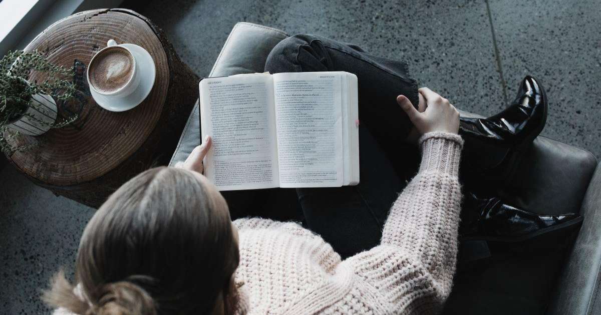 The Poetics of Deep Reading A Field Guide to Getting Lost in a Book